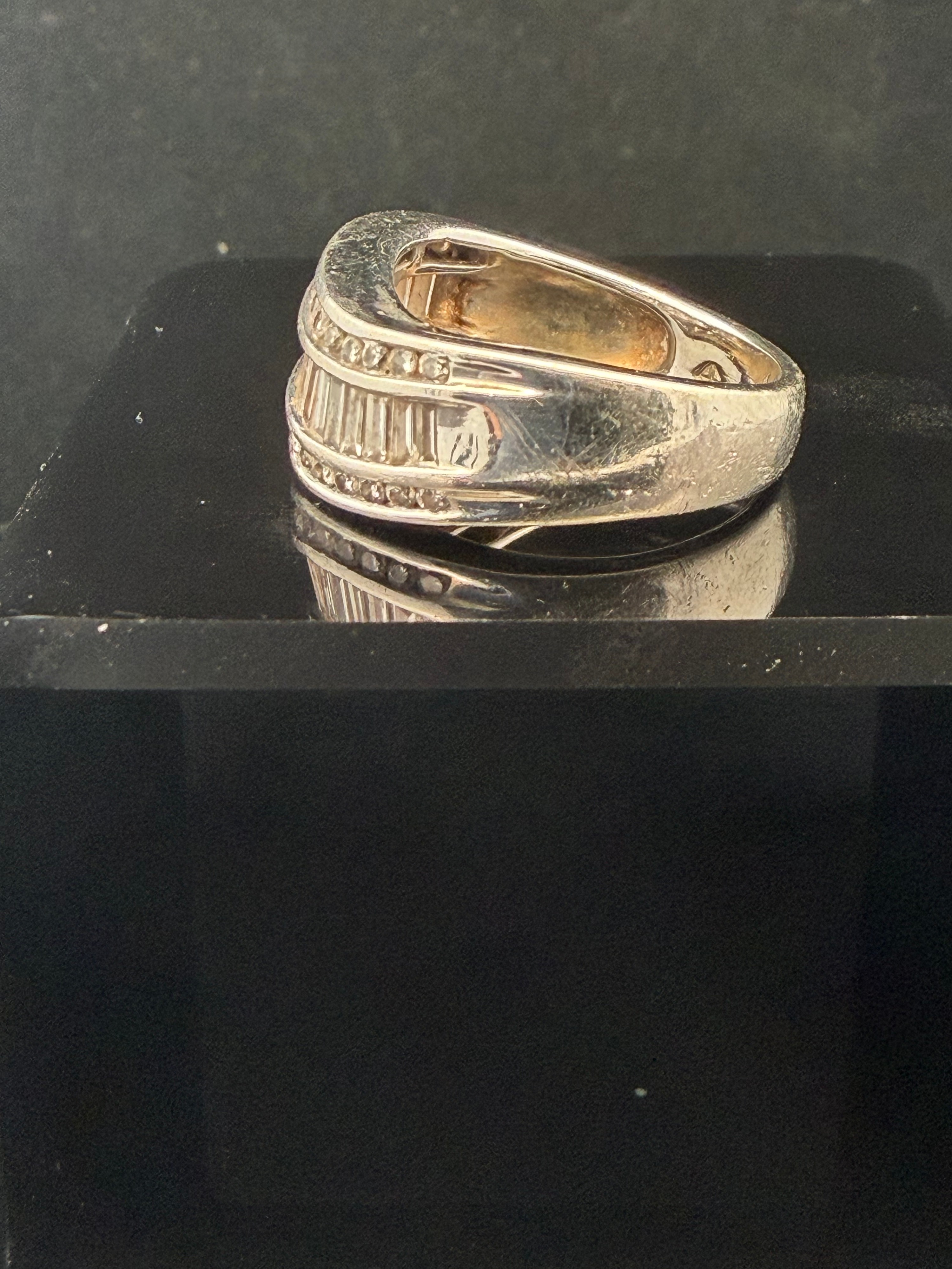 14KWG and 1.10ctw Natural Diamond Wave Band Ring