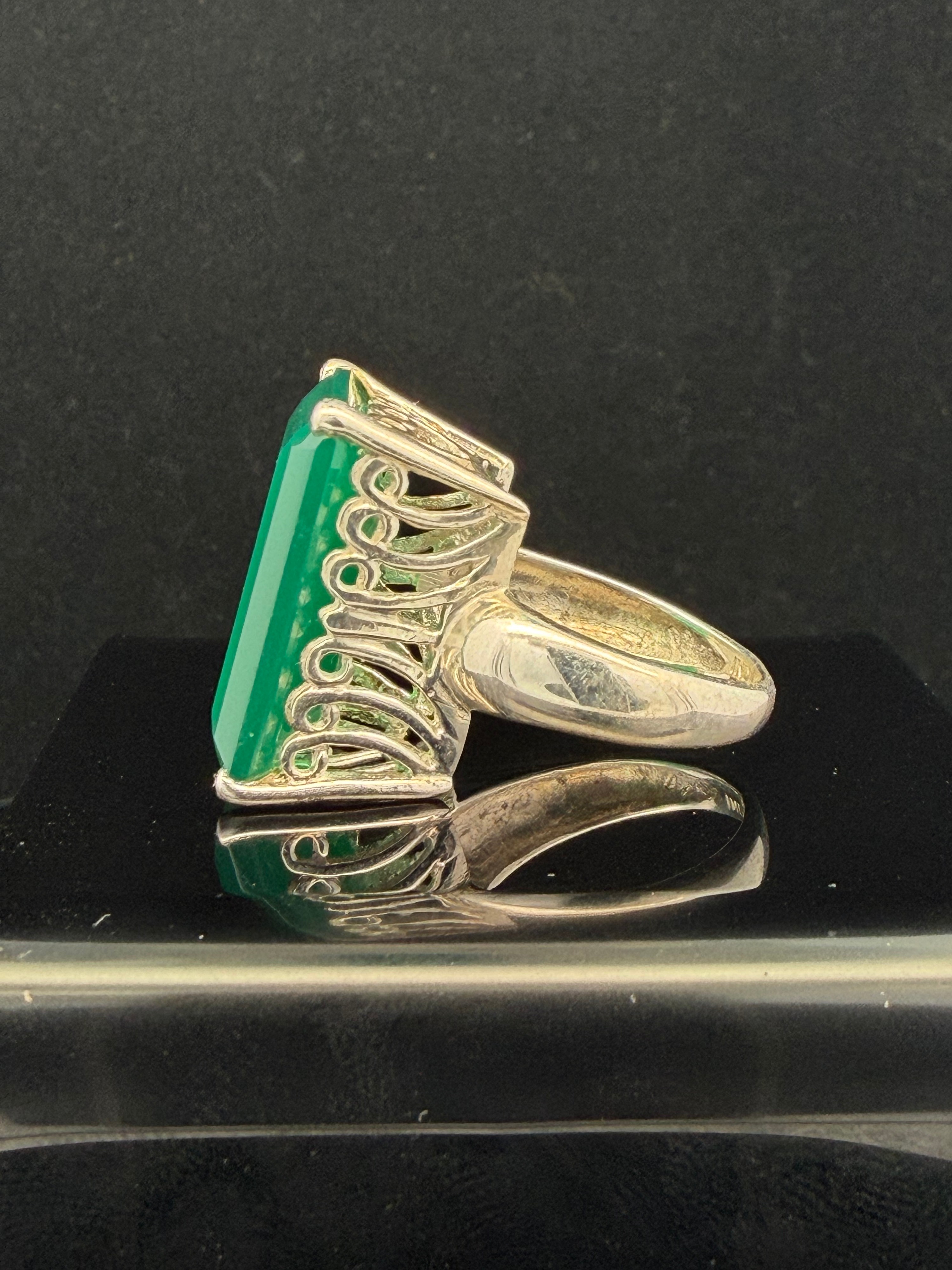 Sterling Silver and 12.00ct Emerald Cut Green Onyx Cocktail Ring Size 6