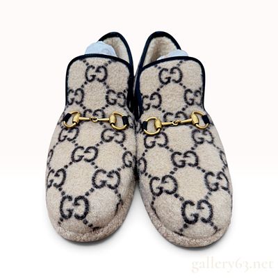 Gucci Beige GG Wool Fria Horsebit Loafers size 9. A pair of Gucci Fria slip-on loafers crafted 