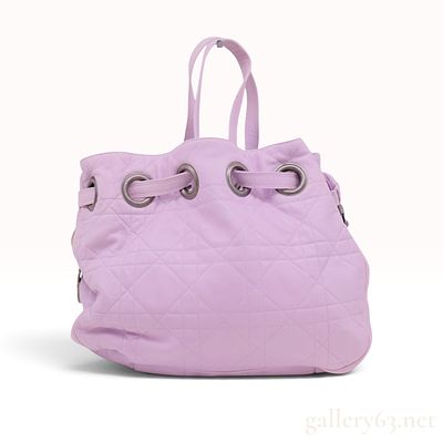 Dior Panarea Cannage Quilted Lilac Leather Drawstring Bucket Bag. This Dior Panarea bucket bag 