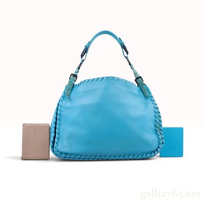 Bottega Veneta Python Intrecciato Blue Lambskin B00227944X Shoulder Bag. This Bottega Veneta 