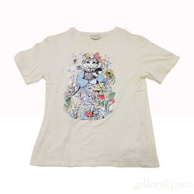 Gucci x Yuko Higuchi Childrens Cat Graphic Cotton T-Shirt Size 12. This is a short-sleeved crew 