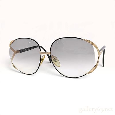 Vintage Christian Dior 2250 Gold Metal and Optyl Sunglasses. These Christian Dior sunglasses 