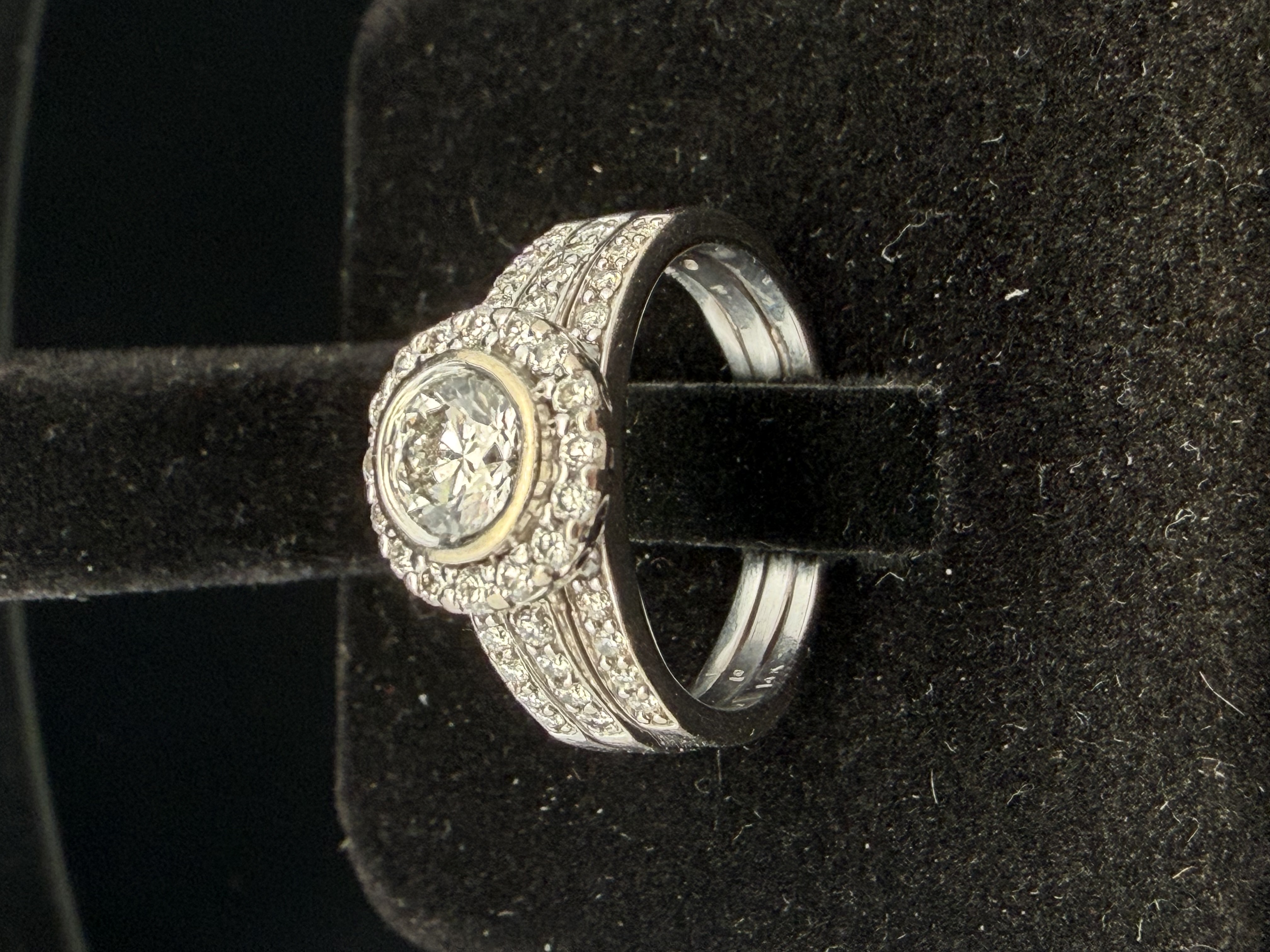 14K White Gold Diamond Ring