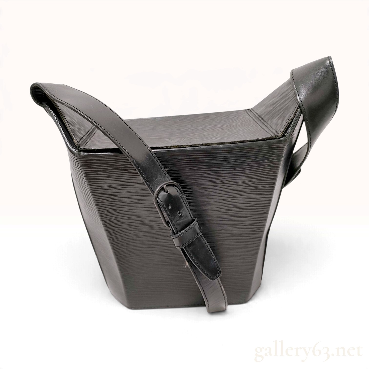Vintage Louis Vuitton Sac Seau Noir Epi Leather Shoulder Bag