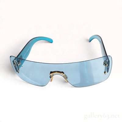 Vintage Gucci GG 1194/N/S Blue Translucent Shield Sunglasses. These vintage Gucci shield 