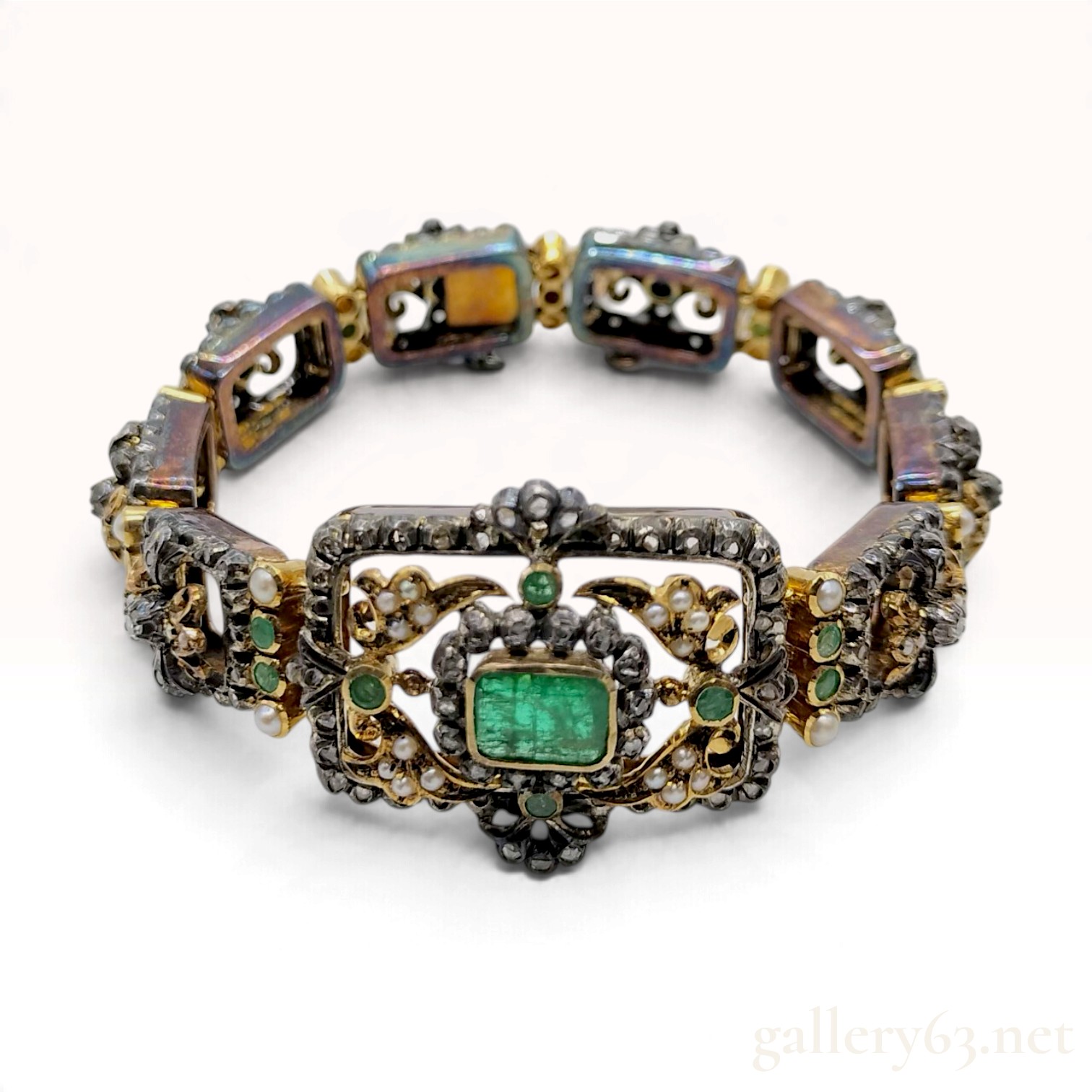 Antique 18KYG Emerald, Diamond, Seed Pearl and Shell Bracelet