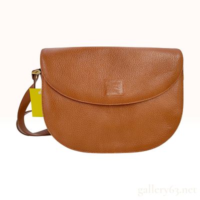 Vintage Burberrys Tan Pebbled Leather Crossbody Bag. Vintage Burberrys crossbody bag crafted 