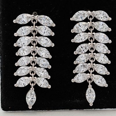 14KWG 4.75ctw Lab Grown Diamond Earrings Total weight: 4.4 grams Leaf-like 