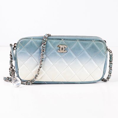 CHANEL Matelasse 26 Series Gradient Double Zip Shoulder Bag. Brand: CHANEL 
Model: A70249 