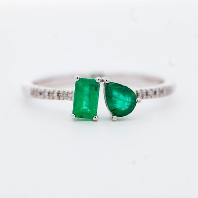 14K WG Emerald & Diamond Toi et Moi Ring, size 7. 14k white gold everyday ring with two emeralds 