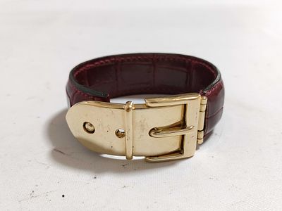 Gucci Crocodile Leather Bracelet with Gold-Tone Hardware. Gucci bracelet having wide burgundy 