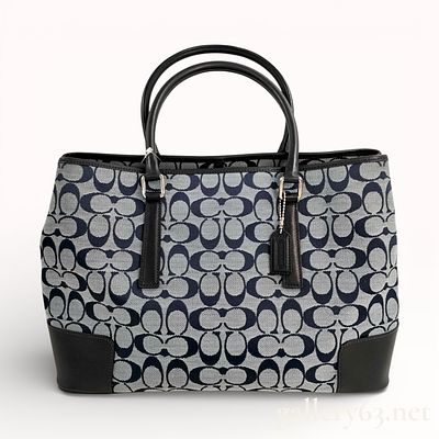 Coach Signature Navy and Black Canvas and Leather Tote Bag. Authentic Coach signature tote bag 