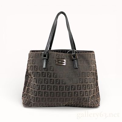 Vintage Fendi Zucchino tote bag in brown canvas with dark brown leather trim. Authentic Fendi 