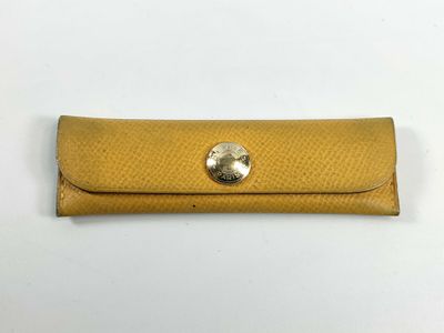 Herm&egrave;s Natural Buffalo Horn Comb with Leather Case. Authentic Herm&egrave;s hair comb crafted in 