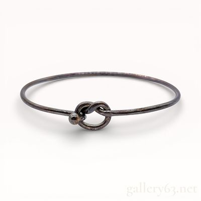 Tiffany & Co. Hook and Eye Bracelet in Sterling Silver and 18k Gold. Authentic Tiffany & Co. 