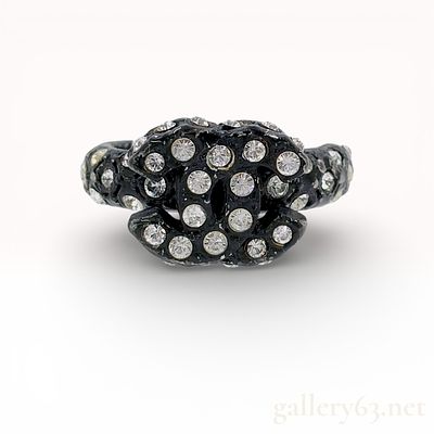 Chanel Vintage 2002 Autumn Black CC Logo Rhinestone Ring sz 7. Authentic Chanel 02A collection 