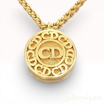 Vintage Dior Christian Dior Gold-Tone Necklace 18". Vintage Dior Gold-tone necklace with a thick 