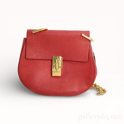 Chlo&eacute; Drew Small Saddle Crossbody in Red Grained Lambskin. Authentic Chlo&eacute; Drew small leather 