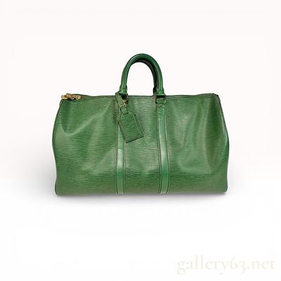 Louis Vuitton Epi Keepall Borneo Green 50 size. Louis Vuitton Boston bag having structured 