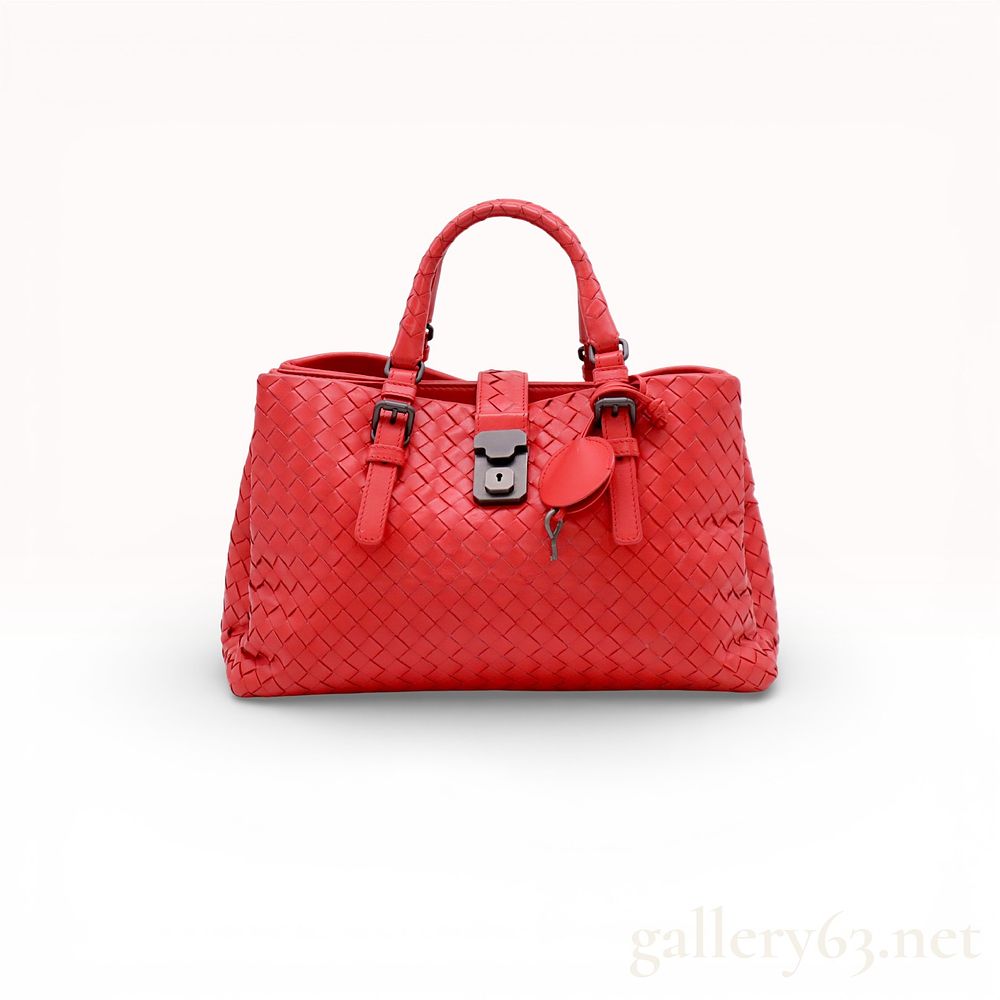 Bottega Veneta Red Intrecciato Leather Handbag. Authentic Bottega Veneta Handbag in red 