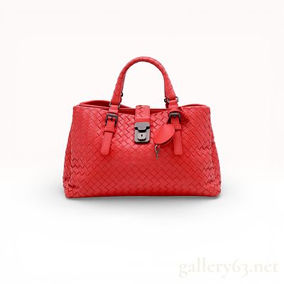 Bottega Veneta Red Intrecciato Leather Handbag. Authentic Bottega Veneta Handbag in red 