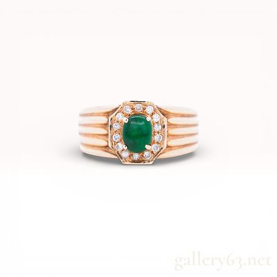18KYG Jade & Diamond Octagon Halo Ring, 7.5. 18K yellow gold ring weighing 8.1 grams with oval 