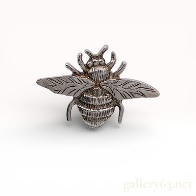 Dunhill Silver-Tone Bee Motif Lapel Pin Brooch. Dunhill motif brooch featuring a sculptural bee 