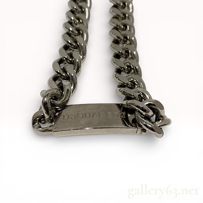 Silver-Tone Curb Link Necklace with Dsquared2 Logo Plaque. Silver-tone base metal necklace 