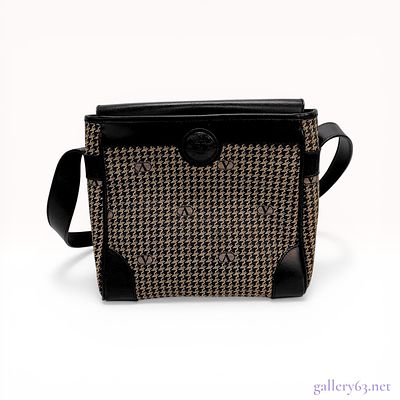 Valentino Garavani Vintage Houndstooth Canvas and Leather Crossbody Bag. Valentino Garavani 