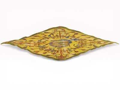 Herm&egrave;s Les Clefs Pattern Silk Pliss&eacute; Scarf with box. Herm&egrave;s silk pliss&eacute; scarf in the Les Clefs 