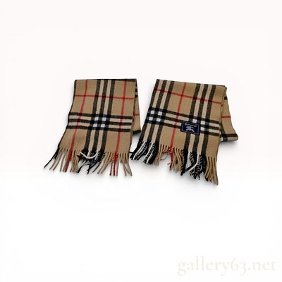 Vintage Burberrys Nova Check Scarf. Burberrys Nova Check scarf, late 20th century. Woven from a 