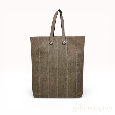 Hermes Amedaba GM Canvas and Leather Tote Bag. Hermes Amedaba GM tote bag featuring a vertical 