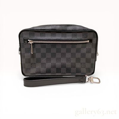 Louis Vuitton Damier Graphite Kasai Clutch. Louis Vuitton Kasai Clutch crafted in Damier 