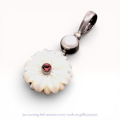 Sajen Sterling Silver Mother of Pearl Flower and Garnet Articulated Pendant. Sajen sterling 