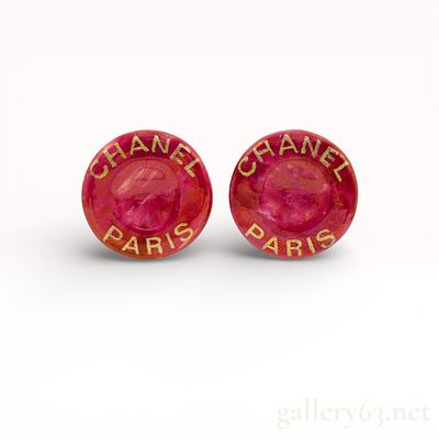 A Pair of Vintage Chanel Pink and Gold-Tone Paris Button Clip-On Earrings, 1997. Chanel 