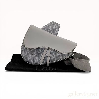 Dior CD Diamond Canvas Saddle Bag. Dior Men's Saddle Bag in Dior Gray CD Diamond canvas and 