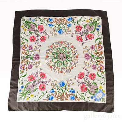 Gucci Vittorio Accornero Flora Pattern Silk Scarf. Vintage Gucci silk twill scarf featuring the 