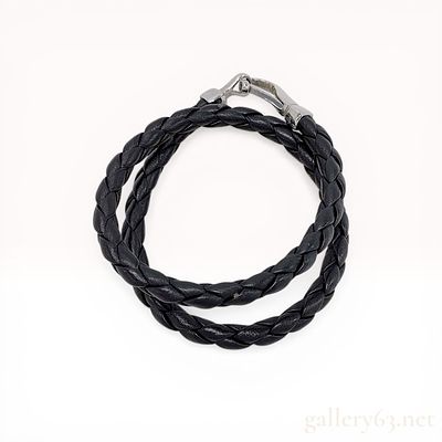 Gucci Double Wrap Braided Black Leather Bracelet. Gucci double-wrap bracelet featuring black 