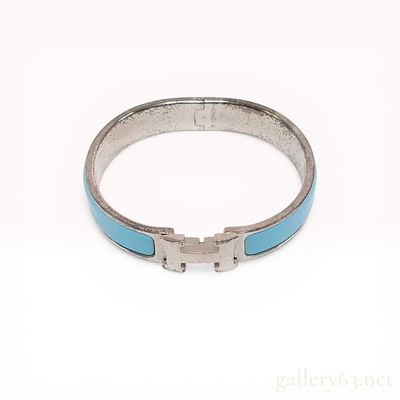 Hermes Clic H Enamel Bangle Bracelet. Hermes narrow Clic H hinged bangle bracelet. Features a 