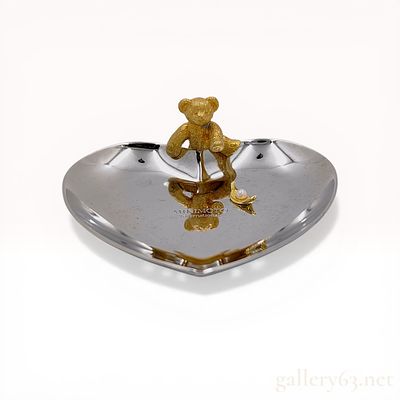 Mikimoto International Heart-Shaped Jewelry Tray with Teddy Bear and Pearl. Mikimoto 