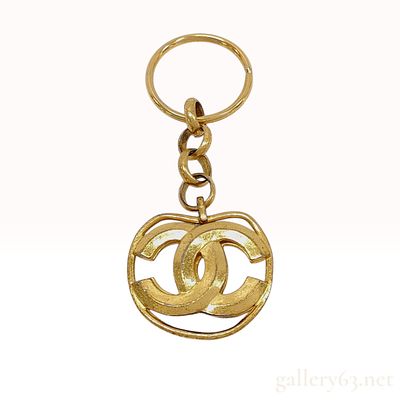 Chanel Spring 1996 Gold-Plated CC Logo Keyring. Chanel interlocking CC logo keyring from the 