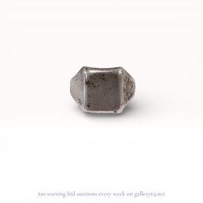 Solid Silver Plain-Face Signet Ring size 8. This vintage signet ring is crafted from solid 
