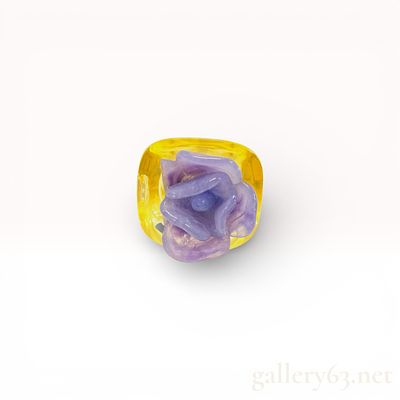 Vintage Chanel 2001 Spring 01P Camellia Resin Ring Size 7. Authentic Chanel ring from the 2001 