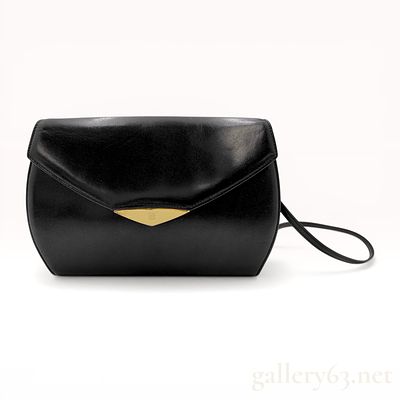 Givenchy Sacs Vintage Black Leather Envelope Shoulder Bag. Givenchy Sacs vintage envelope 