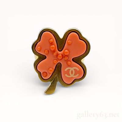 Chanel 2003 Spring 03P 24K Gold Plated Clover Ring Size 7. Authentic Chanel gold-plated clover 