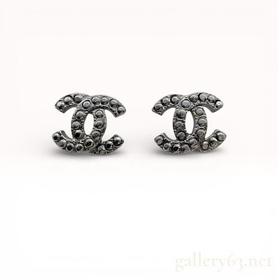 Chanel CC Logo Earrings 2006 Autumn 06A. Authentic Chanel earrings having silver-tone CC 