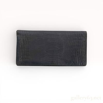Must de Cartier Vintage Black Crocodile Skin Long Bi-fold Wallet. A vintage long bi-fold wallet 