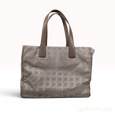 Chanel New Travel Line MM Tote Bag in Beige Jacquard. Chanel New Travel Line MM tote bag in 