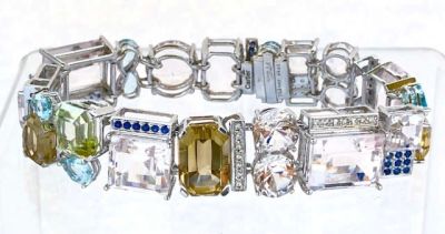 צמיד זהב לבן 18K חתום 750, משקל כללי 48.30 גרם, משובץ יהלומים ואבני חן - אורך הצמיד כ 18 סמ